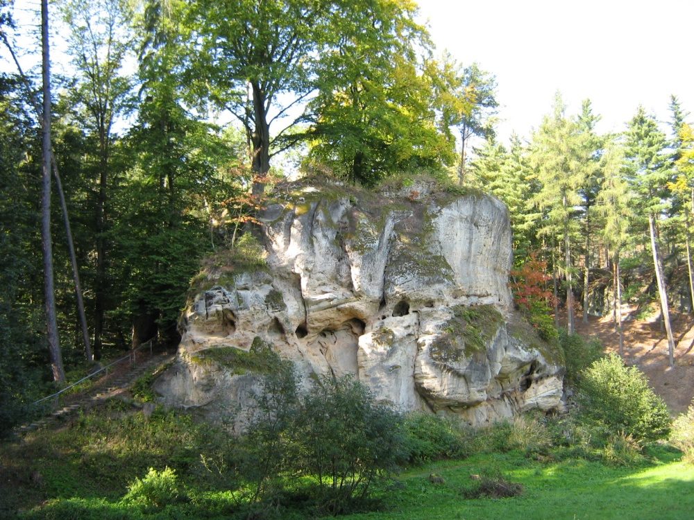 skalní hrad Pařez, vysekaný v pískovci, Jičín