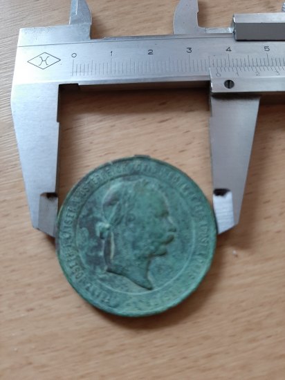 F.j. mince nebo medaile?