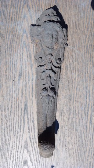 Noha z kamínek 38 cm