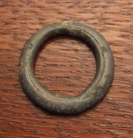 Bronzový kroužek - zdobený