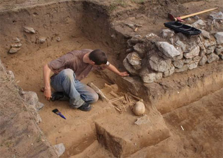 Velští archeologové při práci v terénu