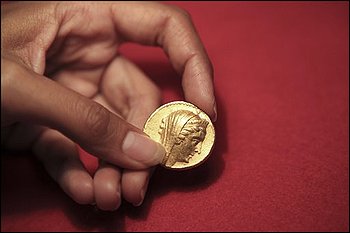 Nejcennější zlatá mince vystavena v Izraeli