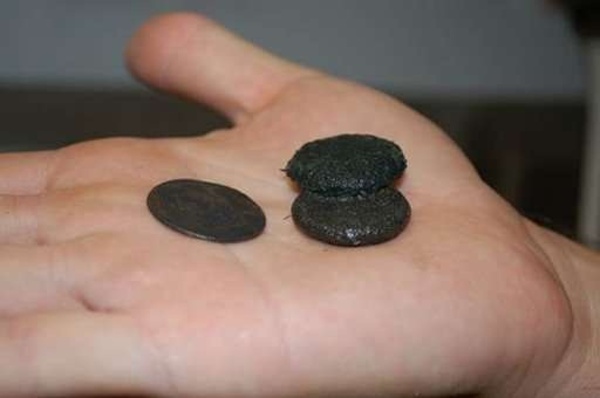 Mince nalezené detektorem kovů pod vrakem