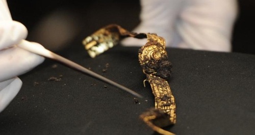 Nálezy zlatých šperků detektory kovů
