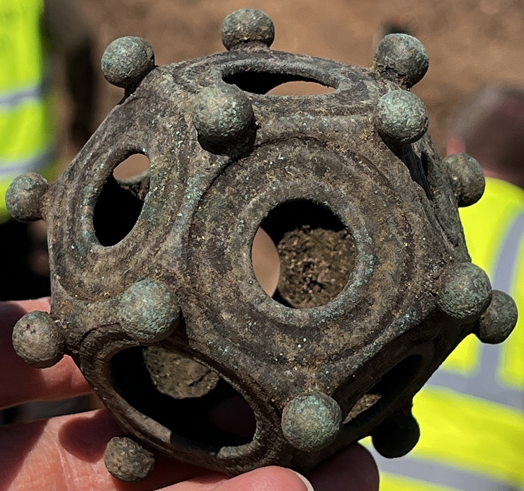 Archeologové našli záhadný římský dodekaedr – nikdo neví, k čemu sloužil