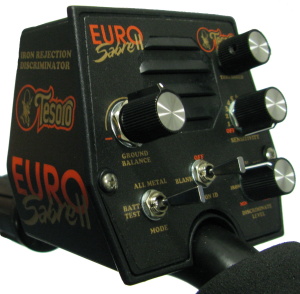 Detektor kovů Tesoro EuroSabre II box elektroniky