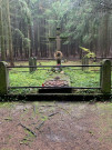 Lesní hrobka