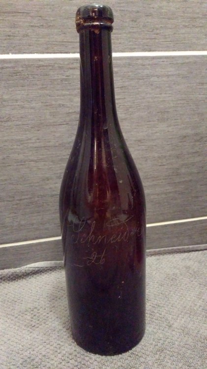 A.Schneider asi pálenka či víno z roku 1926