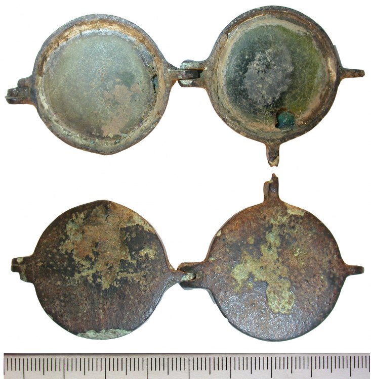 medieval mirror case