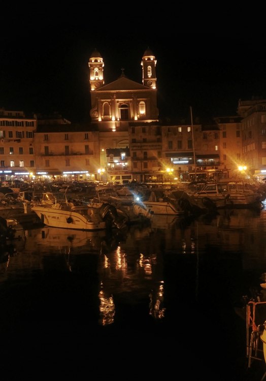 Starý přístav v noci