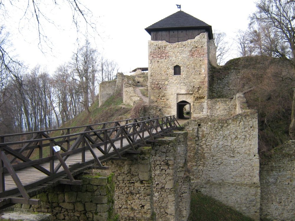 hrad Lukov, sídlo odbojných Valachů, Fryšták