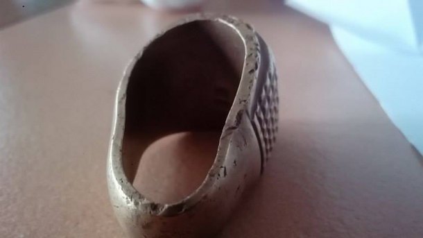 Pečetní prsten nalezen v České Lípě těsně vedle letiště