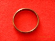 První zlatý prsten.