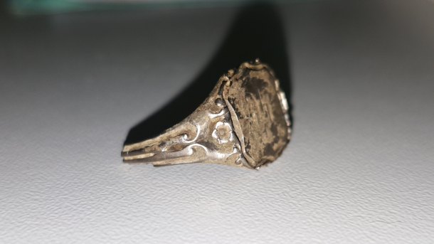 Stříbrný prsten s monogramem