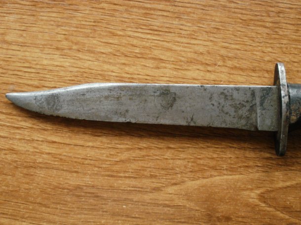 Utočný nůž - identifikace
