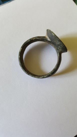 Pečetní prsten s koníkem
