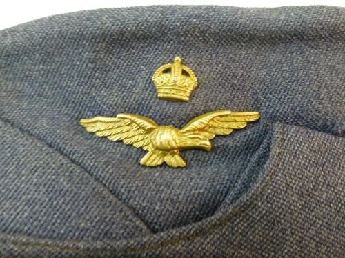 Čepicový odznak RAF