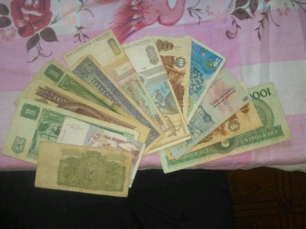 Papírové peníze.