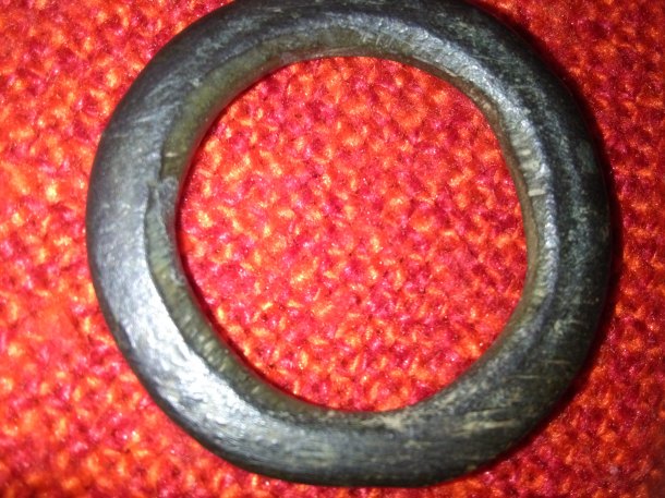 Bronzovej  placatej kroužek