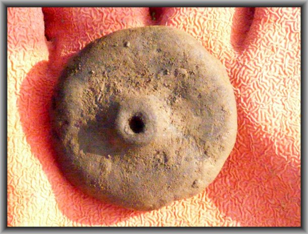 Keramický přeslen 2000-750 BC