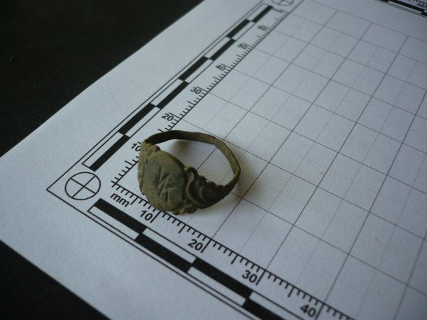 Prsten s monogramem VK