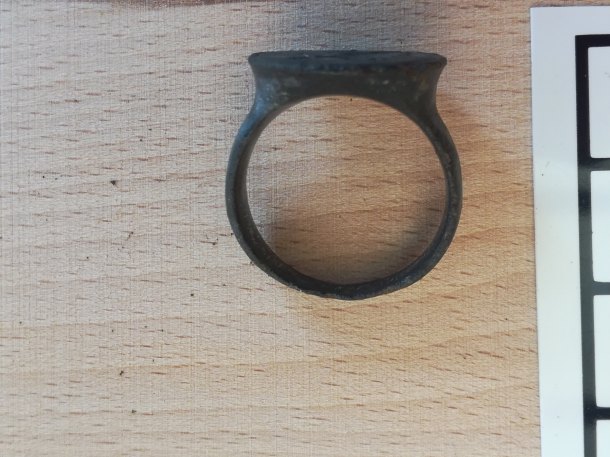Pečetní prsten s koníkem