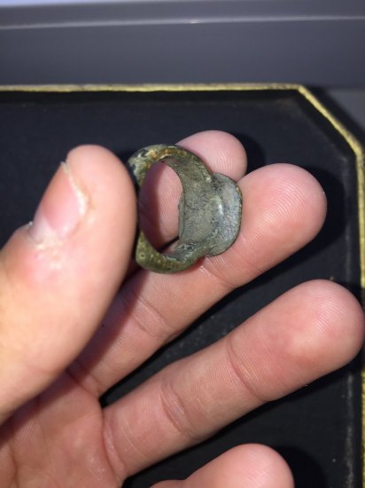 Bronzový křesťansky prsten