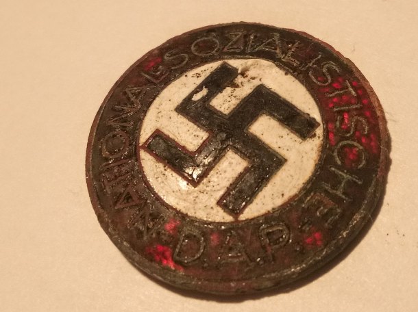 První stranický odznak NSDAP