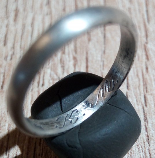 Stříbrný snubní prsten K.M.