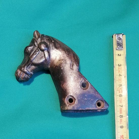 Bronzová hlava koně