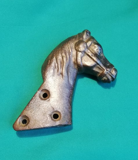 Bronzová hlava koně