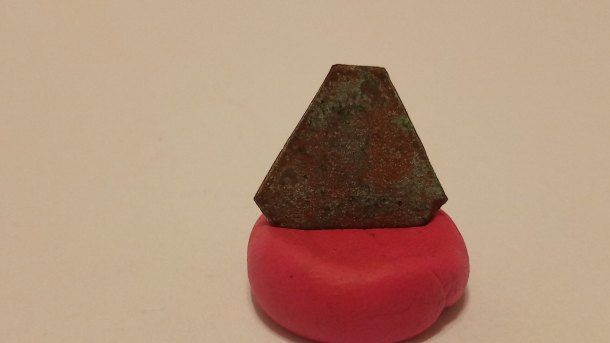 Stříbrnej trojúhelníček s kamínkem