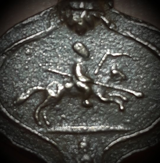 Klíček s jezdcem na koni