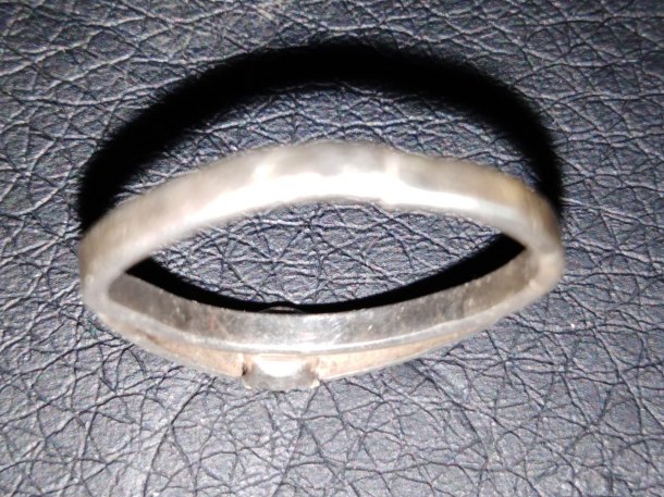 Stríbrný prsten bez kamene