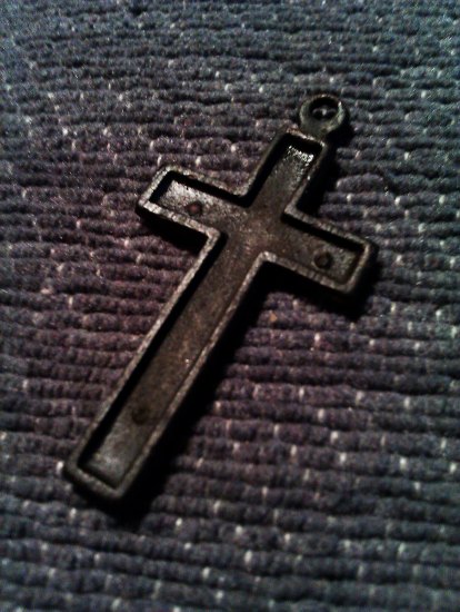 Kříž z pole bez Ježíše :-)