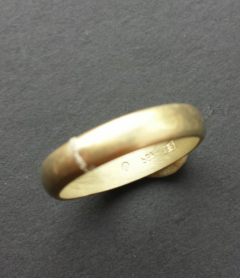 Gold prsten