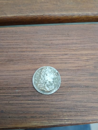 Stříbrná mince 1702 ?