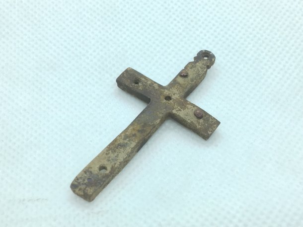 Křížek s dřevěnou výplní