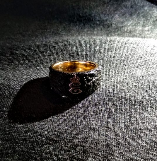 Záhadný prsten