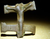 Nekompletní artefakt s Ježíšem k určení