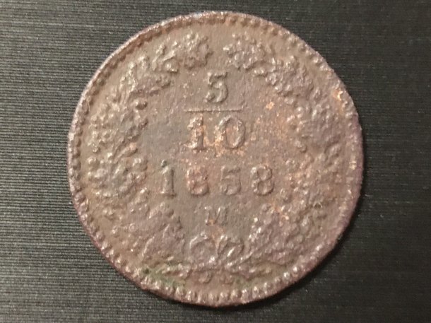 Půlkejcárek 1858 M
