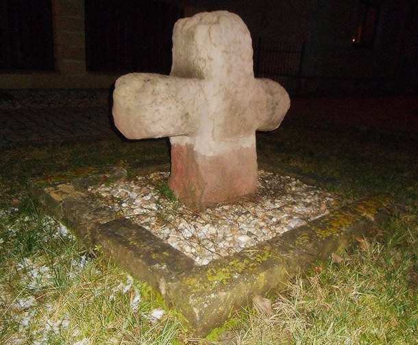 Smírčí kříž - Lázně Bělohrad