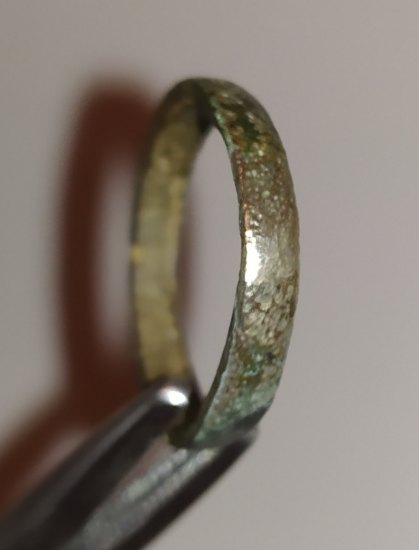 Bronzový prsten?