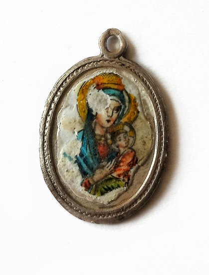 Stříbrný smaltovaný medailon - Madona s Ježíškem