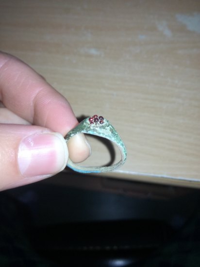 Bronzový prsten??