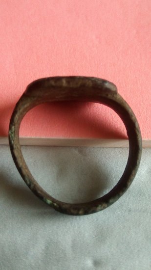 Pečeták  bronz prsten