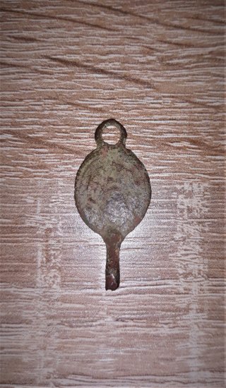 Klíček k hodinkám  ( asi cibule )