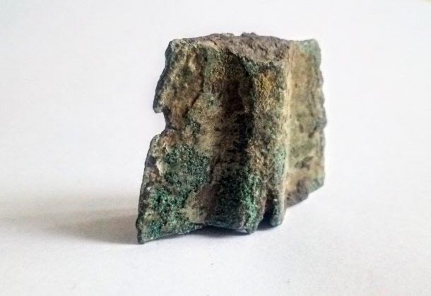 Fragment bronzového hrotu