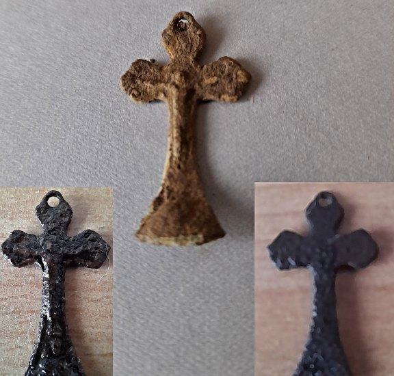 Artefakt církevní křížek