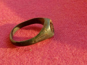 Prsten ze středověkè  hornické osady 